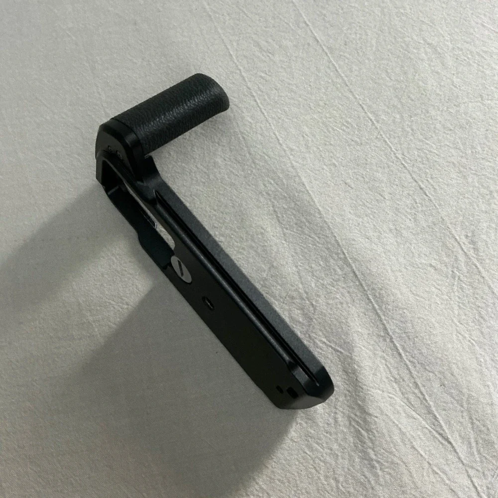 Fujifilm MHG-XT10‎ Metal Hand Grip for X-T10 X-T20 X-T30 Black Arca-Swiss Base